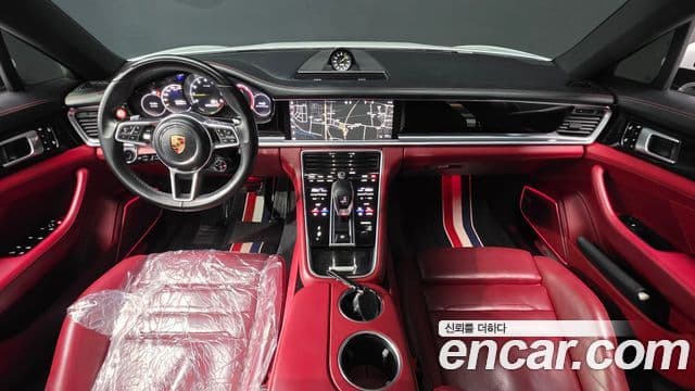 Porsche Panamera 2020 — ფოტო 8/20