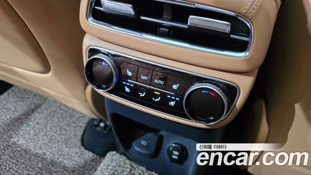 Genesis GV80 2021 — ფოტო 18/20