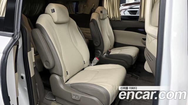 Kia Carnival 2021 — Şəkil 12/20