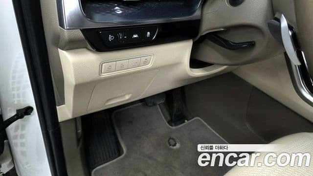 Kia Carnival 2021 — Şəkil 18/20