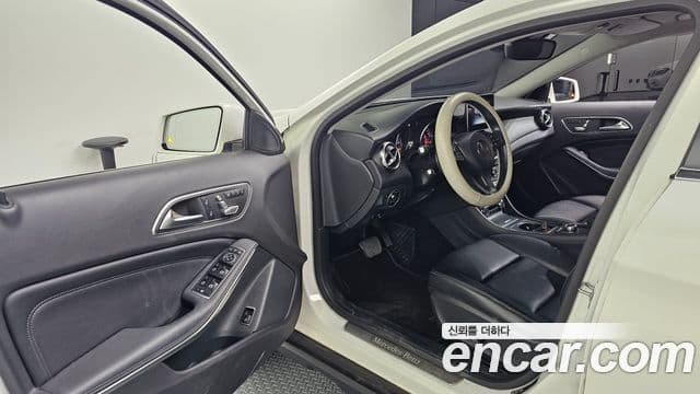 Mercedes-Benz GLA-Class 2018 — ფოტო 10/20