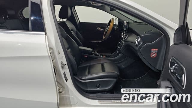 Mercedes-Benz GLA-Class 2018 — ფოტო 11/20