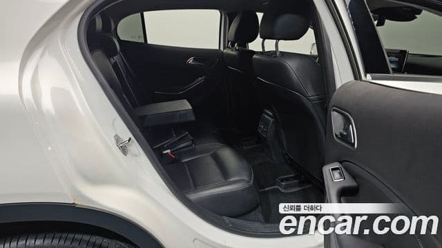 Mercedes-Benz GLA-Class 2018 — ფოტო 12/20