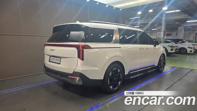 Kia Carnival 2025 — Şəkil 2/20