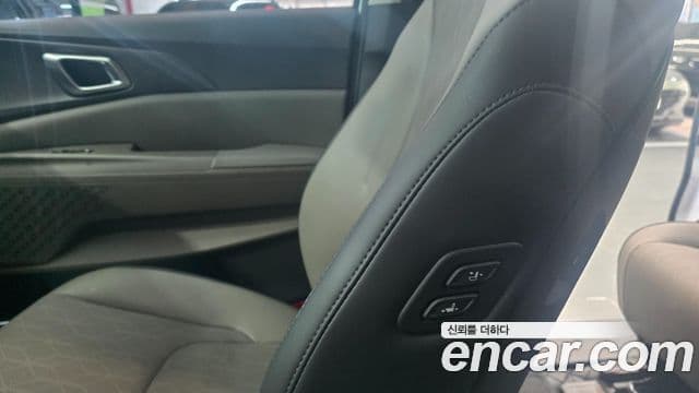 Kia Carnival 2025 — Şəkil 14/20