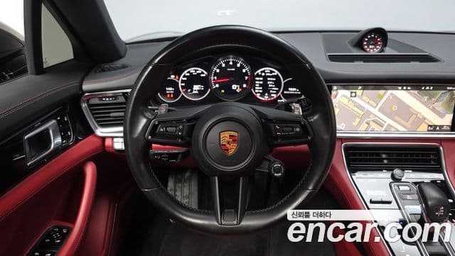 Porsche Panamera 2021 — ფოტო 4/20