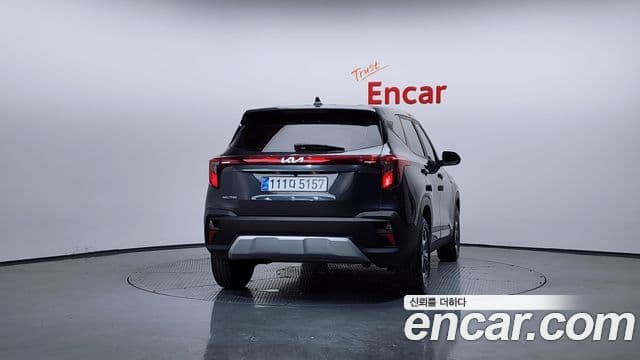 Kia Seltos 2023 — ფოტო 4/20