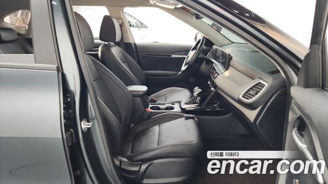 Kia Seltos 2023 — ფოტო 11/20