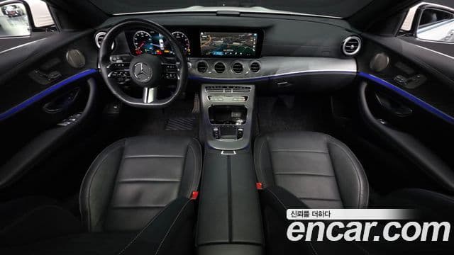 Mercedes-Benz E-Class 2022 — ფოტო 7/20