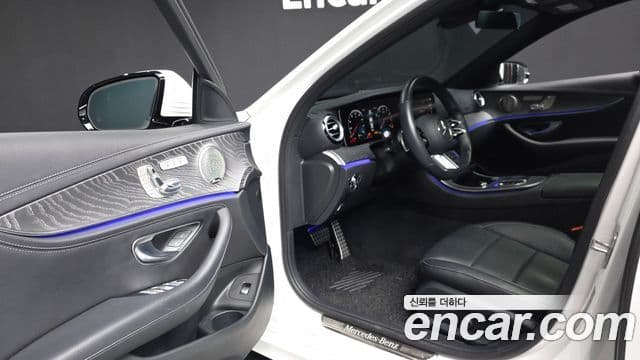 Mercedes-Benz E-Class 2022 — ფოტო 10/20