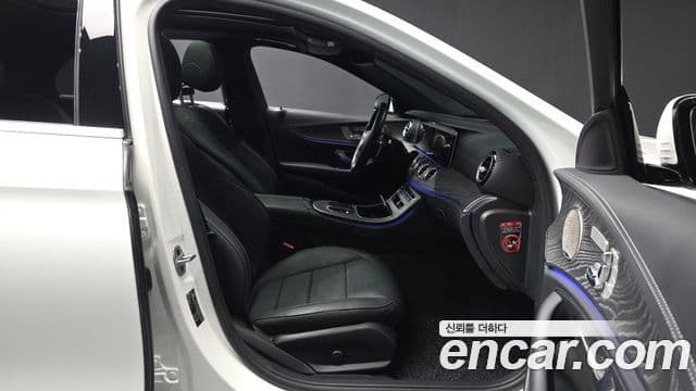 Mercedes-Benz E-Class 2022 — ფოტო 11/20