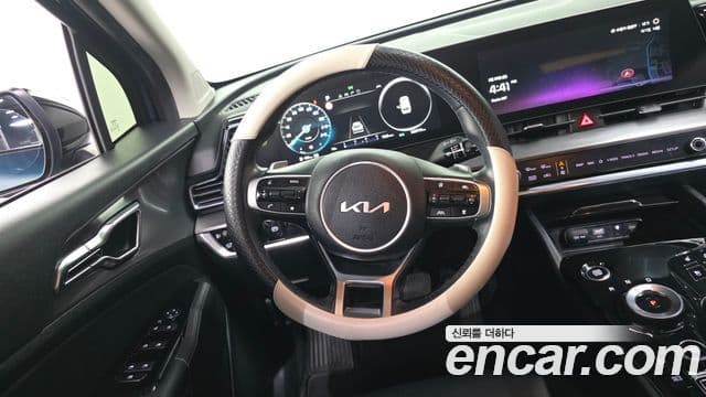 Kia Sportage 2022 — ფოტო 13/20