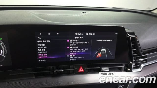 Kia Sportage 2022 — ფოტო 17/20