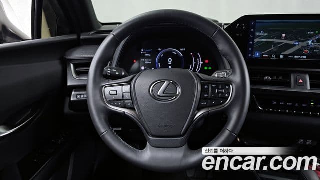 Lexus UX300h 2025 — Photo 3/20