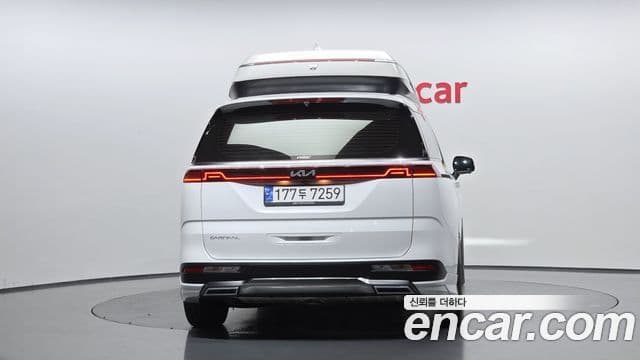 Kia Carnival 2022 — ფოტო 4/20