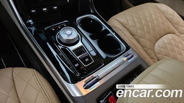 Kia Carnival 2022 — ფოტო 9/20