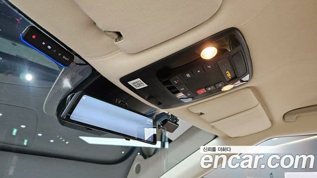 Kia Carnival 2022 — ფოტო 15/20