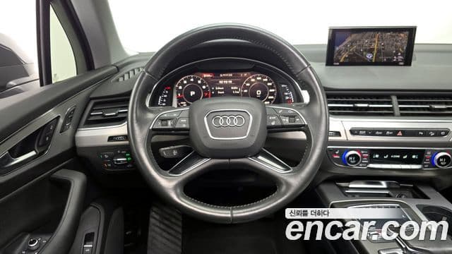 Audi Q7 2019 — Şəkil 13/20