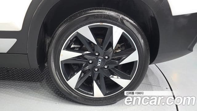 Kia Seltos 2020 — фото 5 из 20
