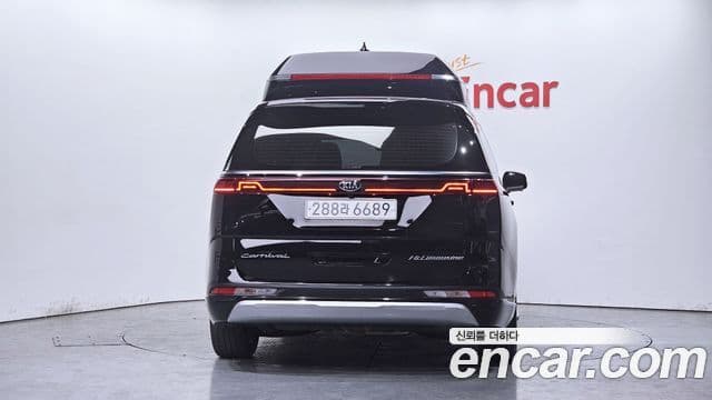 Kia Carnival 2021 — ფოტო 4/20