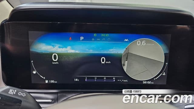 Kia Carnival 2021 — ფოტო 8/20