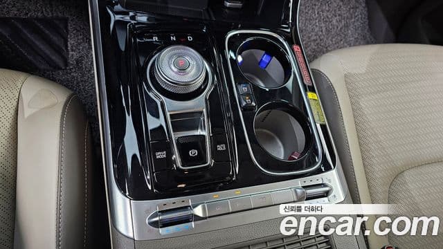 Kia Carnival 2021 — ფოტო 9/20