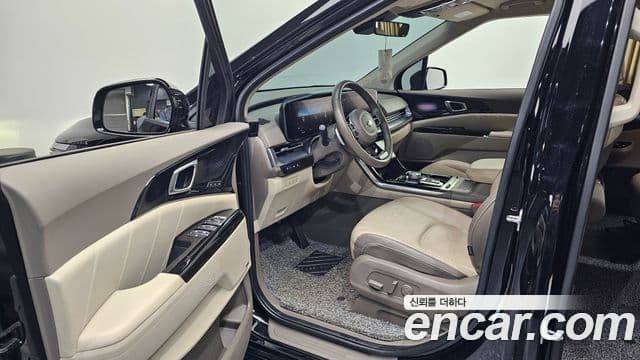 Kia Carnival 2021 — ფოტო 10/20