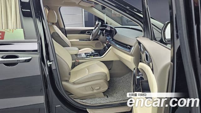 Kia Carnival 2021 — ფოტო 11/20