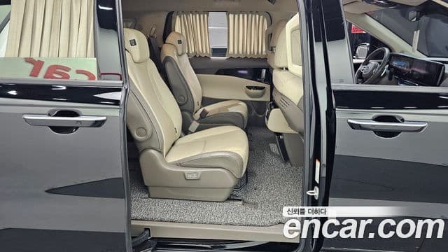 Kia Carnival 2021 — ფოტო 12/20