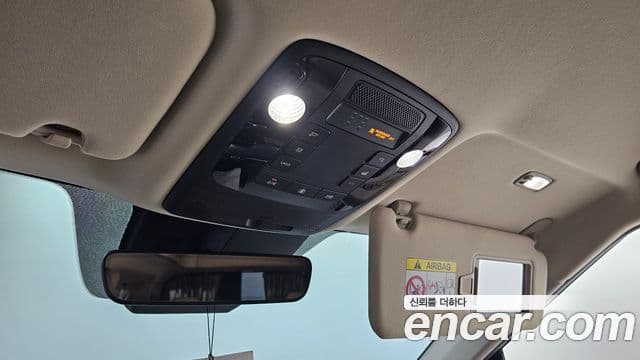 Kia Carnival 2021 — ფოტო 17/20