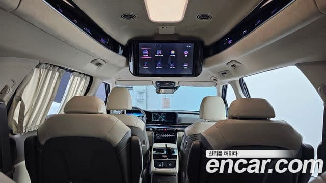 Kia Carnival 2021 — ფოტო 19/20