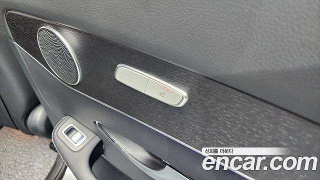 Mercedes-Benz GLC-Class 2021 — ფოტო 18/20