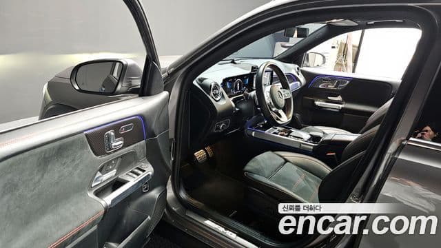 Mercedes-Benz GLB-Class 2021 — Фото 10/20