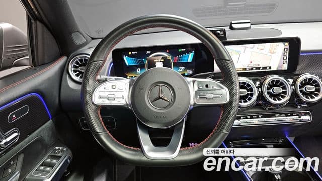 Mercedes-Benz GLB-Class 2021 — Фото 13/20
