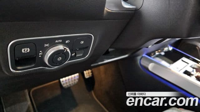 Mercedes-Benz GLB-Class 2021 — Фото 15/20