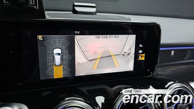 Mercedes-Benz GLB-Class 2021 — Фото 16/20