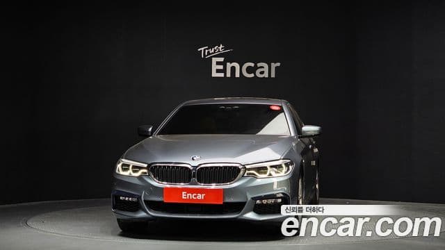 BMW 5 Series 2018 — Şəkil 9/20