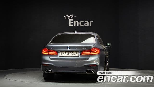BMW 5 Series 2018 — Şəkil 2/20