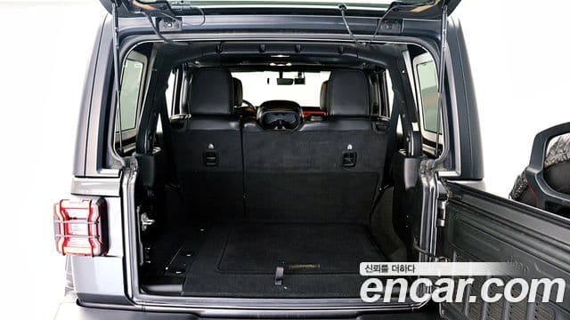 Jeep Wrangler 2022 — Фото 18/20