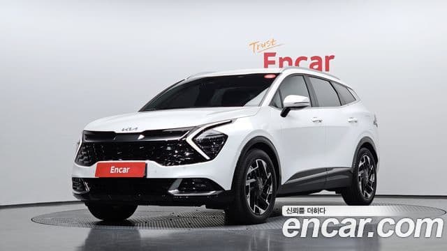 Kia Sportage 2022 — Фото 1/20