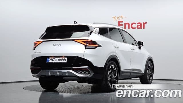 Kia Sportage 2022 — Фото 2/20