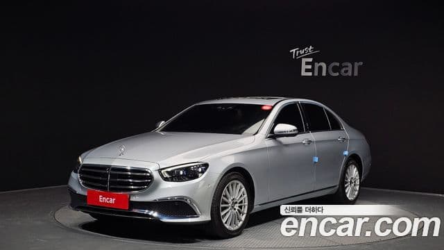 Mercedes-Benz E-Class 2022 — Photo 20/20