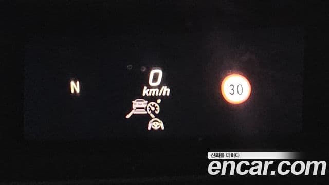 Mercedes-Benz E-Class 2022 — Photo 6/20
