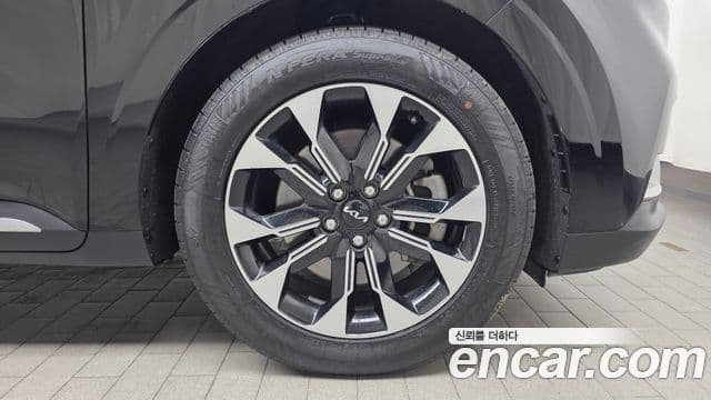 Kia Carnival 2023 — Фото 5/20