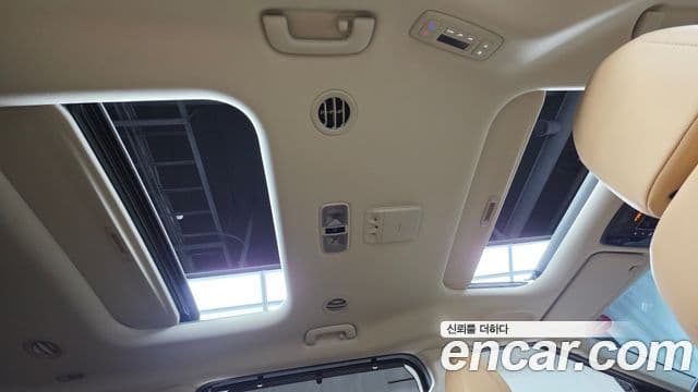 Kia Carnival 2023 — Фото 18/20