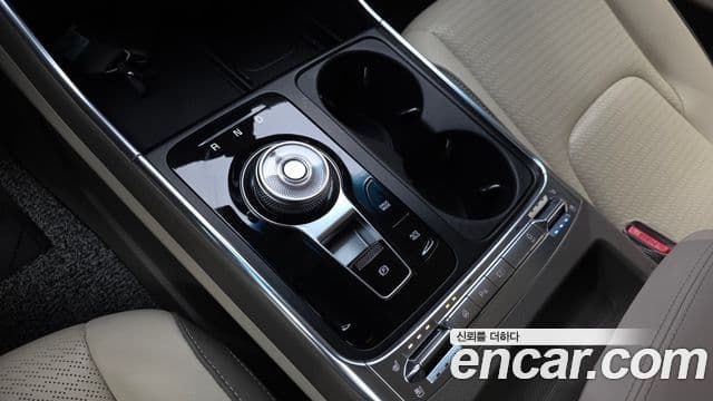 Kia Carnival 2023 — Şəkil 9/20