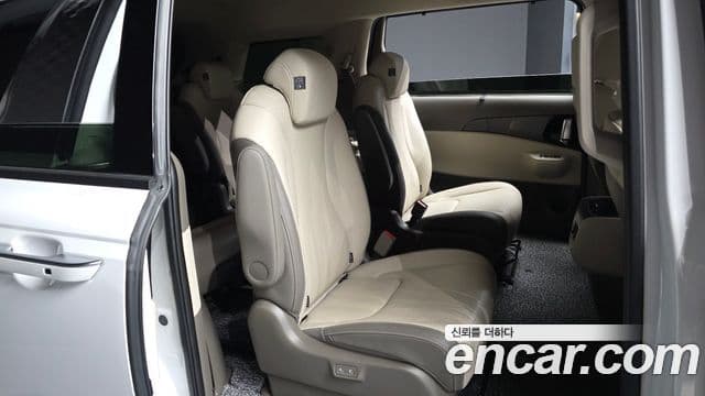 Kia Carnival 2023 — Şəkil 12/20