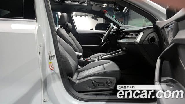 Audi A3 2022 — ფოტო 17/20