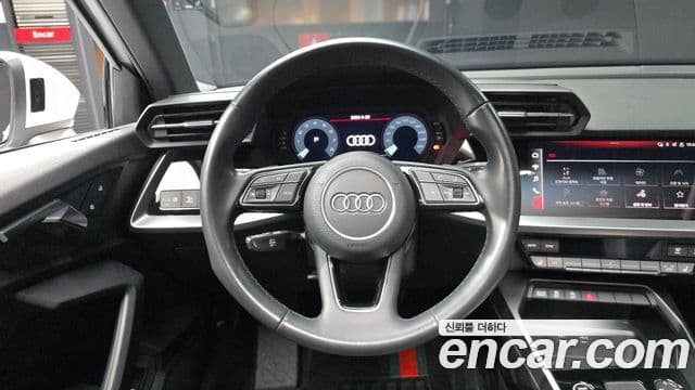 Audi A3 2022 — ფოტო 8/20
