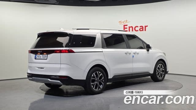 Kia Carnival 2022 — ფოტო 2/20